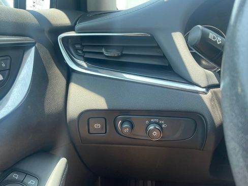 Used 2020 Buick Enclave Essence w/ Sport Touring Edition FWD image 12