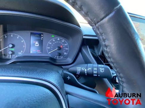 Used 2024 Toyota Corolla Cross AWD Hybrid w/ Moonroof Package image 39