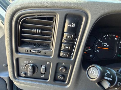 Used 2007 Chevrolet Silverado 2500 LT w/ Heavy-Duty Power Package image 52