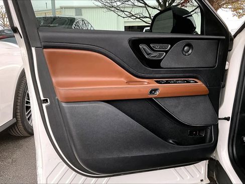 Used 2022 Lincoln Aviator Reserve w/ Elements Package Plus image 21