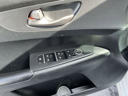 Used 2020 Kia Forte LXS image 17