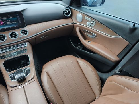 Used 2020 Mercedes-Benz E 350 Sedan image 11
