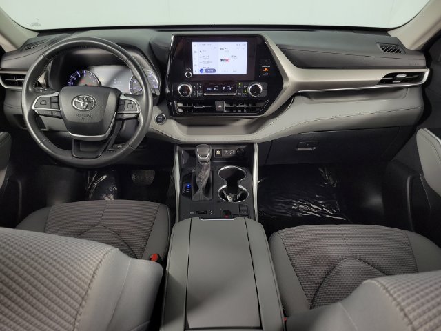 Used 2024 Toyota Highlander LE FWD image 26