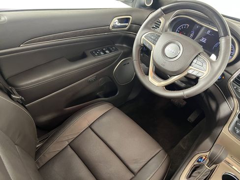 Used 2017 Jeep Grand Cherokee Summit image 9