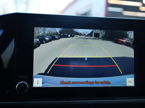 Used 2025 Toyota Camry SE image 36