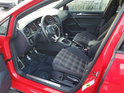 Used 2016 Volkswagen Golf S image 15