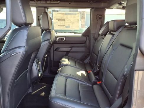 New 2026 Ford Bronco Outer Banks w/ Sasquatch Package image 8