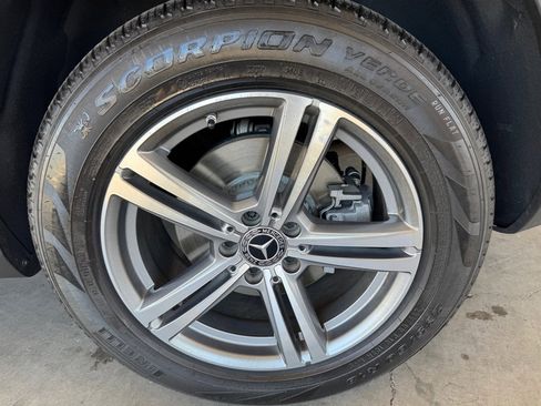 Used 2022 Mercedes-Benz GLC 300 4MATIC w/ Premium Package Lite image 41