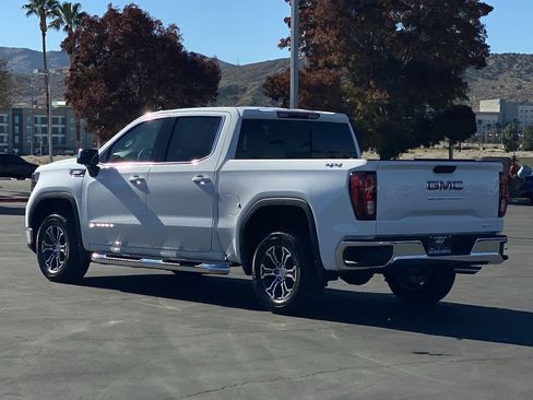 New 2026 GMC Sierra 1500 SLE w/ Preferred Package AWD/4WD image 15