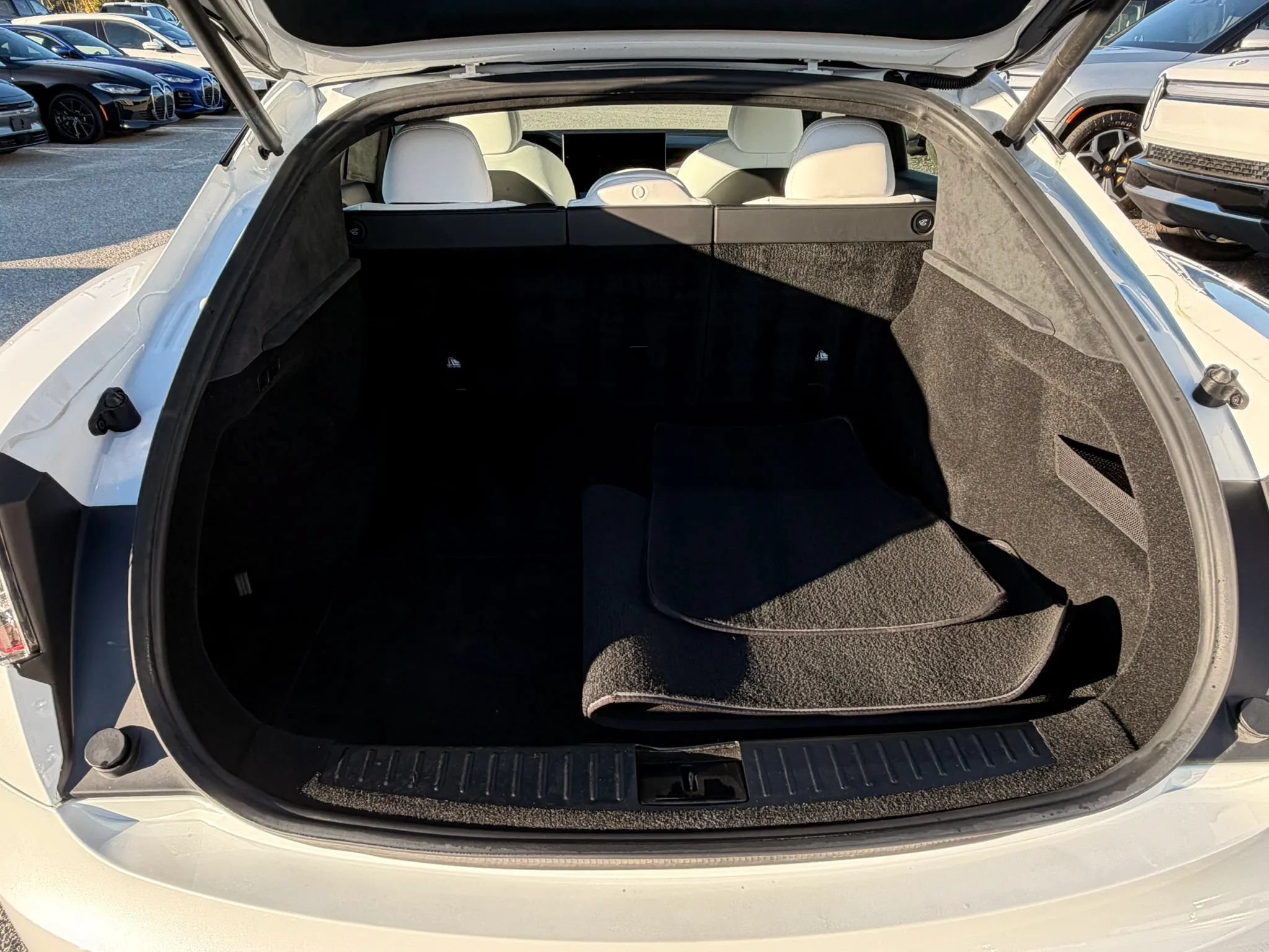 Used 2022 Tesla Model S AWD/4WD image 16
