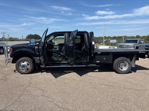 Used 2021 Ford F350 Lariat w/ Lariat Value Package AWD/4WD image 4