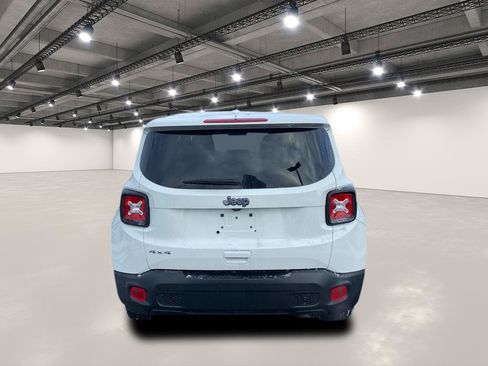 Used 2023 Jeep Renegade Latitude AWD/4WD image 6