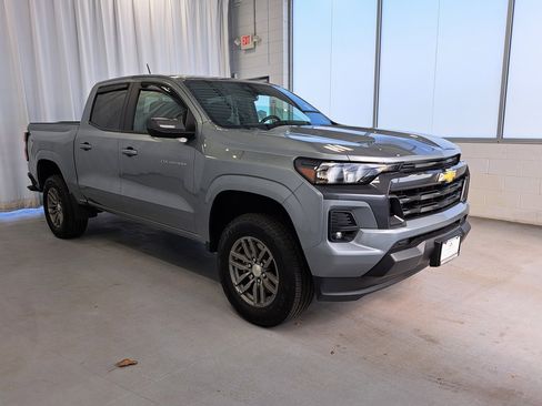 Used 2024 Chevrolet Colorado LT w/ LT Convenience Package image 5