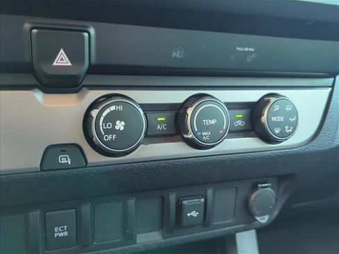 Used 2022 Toyota Tacoma SR w/ SR Convenience Package image 11