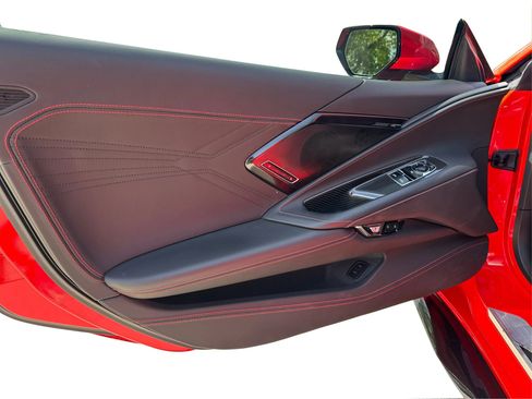 Used 2024 Chevrolet Corvette Z06 RWD image 17