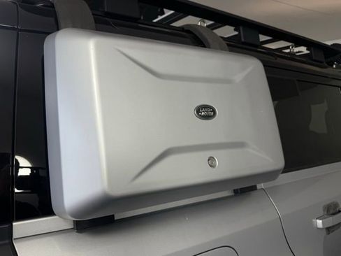 Used 2020 Land Rover Defender 110 First Edition image 17