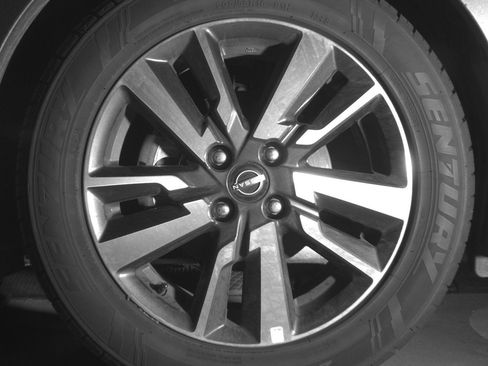 Used 2025 Nissan Versa SV FWD image 12