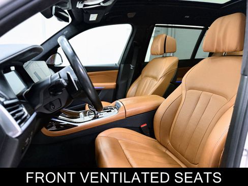 Used 2021 BMW X7 M50i w/ Dynamic Handling Package image 15