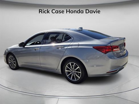 Used 2020 Acura TLX image 8