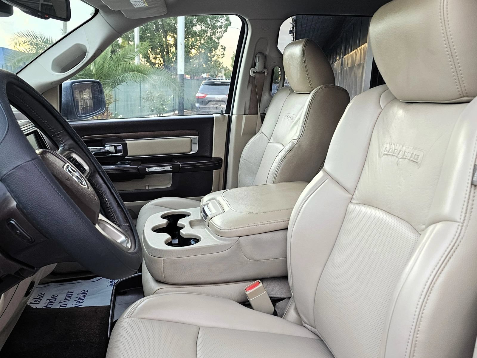 Used 2015 RAM 1500 Laramie w/ Convenience Group AWD/4WD image 7
