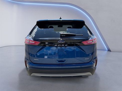 Used 2024 Ford Edge SEL w/ Convenience Package image 4