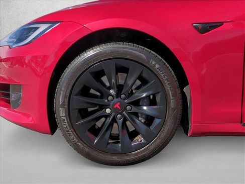 Used 2020 Tesla Model S Long Range Plus image 23