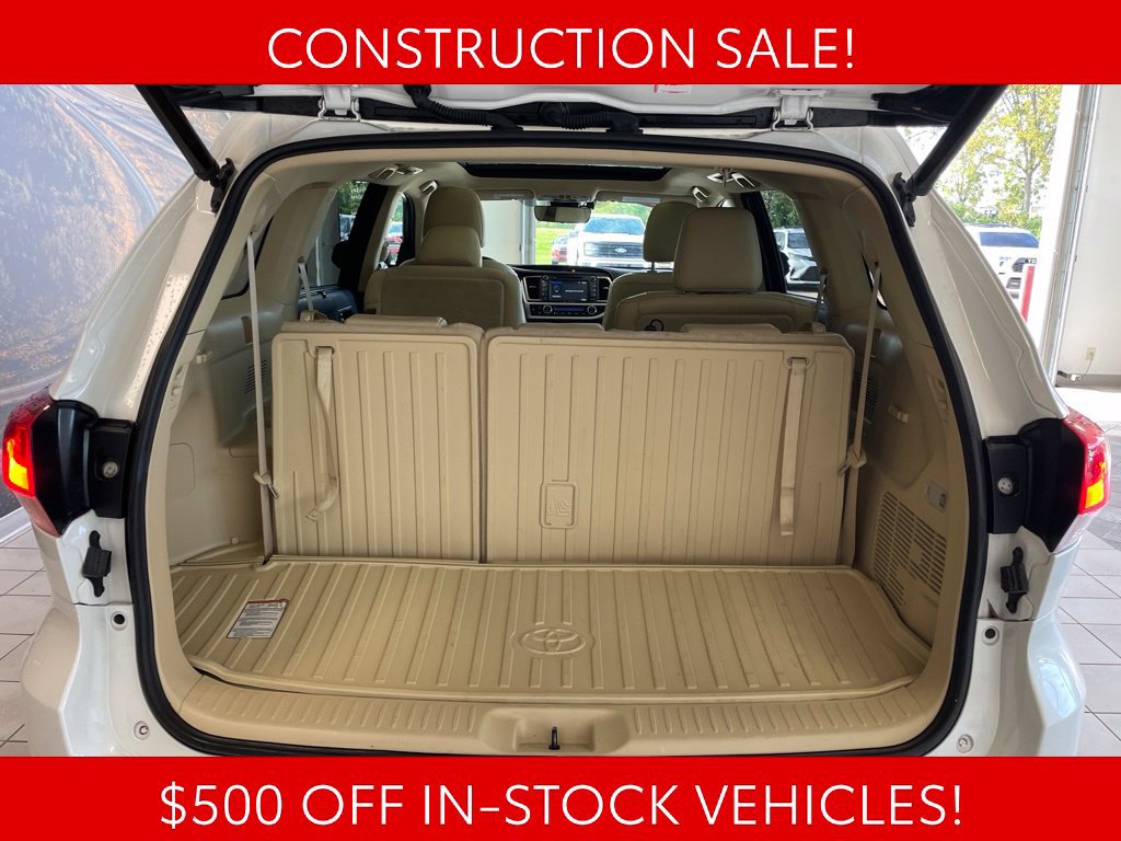 Used 2019 Toyota Highlander Limited Platinum AWD/4WD image 18