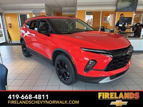 New 2025 Chevrolet Blazer LT w/ Convenience Package image 8