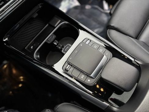 Certified 2021 Mercedes-Benz GLB 250 4MATIC image 17