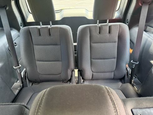Used 2018 Ford Explorer XLT w/ Class II Trailer Tow Package AWD/4WD image 16