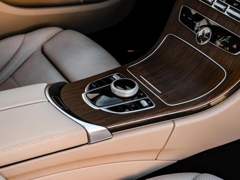 Used 2021 Mercedes-Benz C 300 Sedan image 23