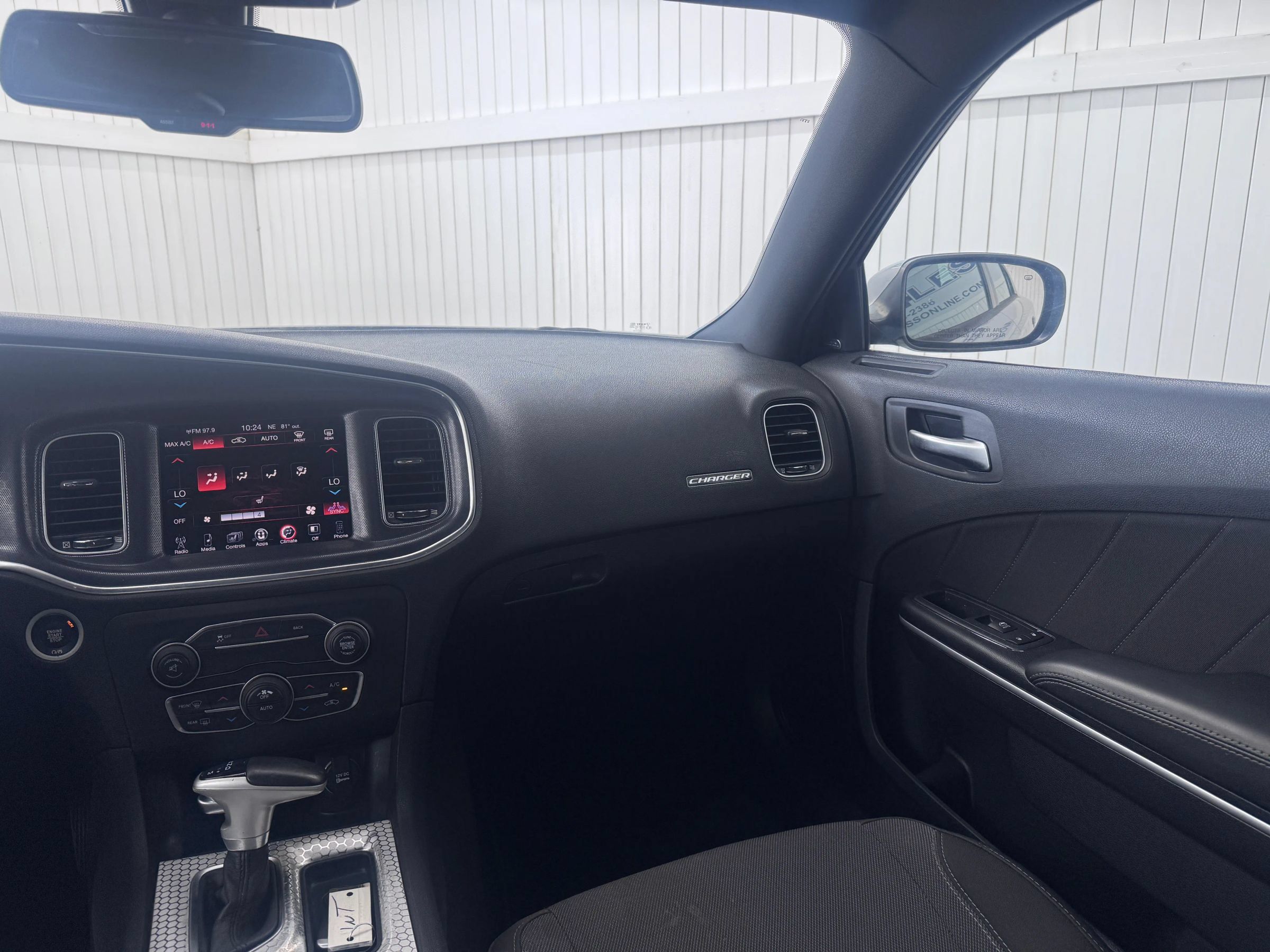 Used 2016 Dodge Charger SXT RWD image 16