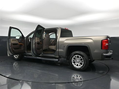 Used 2017 GMC Sierra 1500 SLE w/ SLE Value Package AWD/4WD image 38