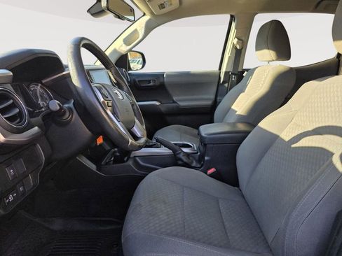 Used 2020 Toyota Tacoma SR5 image 11