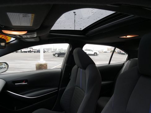 Used 2021 Toyota Corolla SE image 27