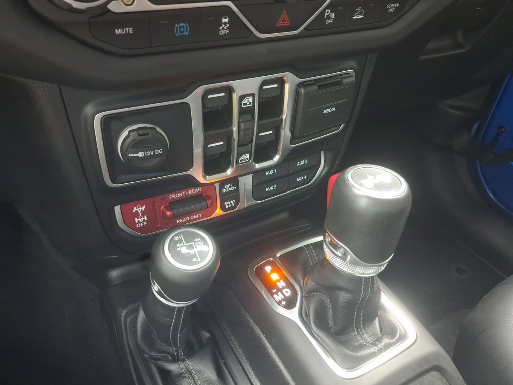 Used 2024 Jeep Wrangler Unlimited Rubicon 4xe AWD/4WD image 32