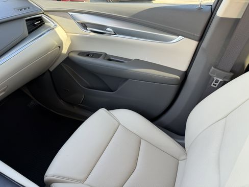 Used 2019 Cadillac XT5 Luxury image 17