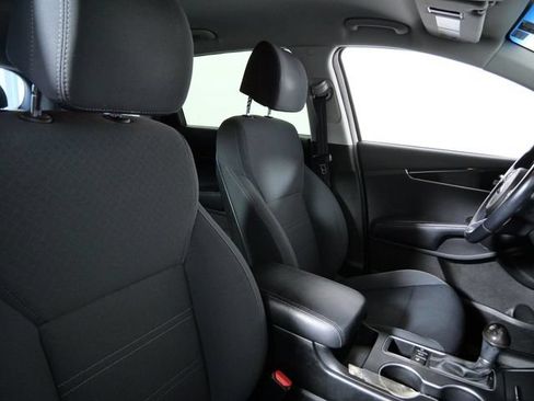 Used 2017 Kia Sorento AWD w/ LX Convenience Package image 8