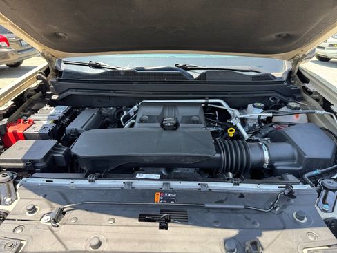 Used 2024 Chevrolet Colorado Trail Boss AWD/4WD image 20