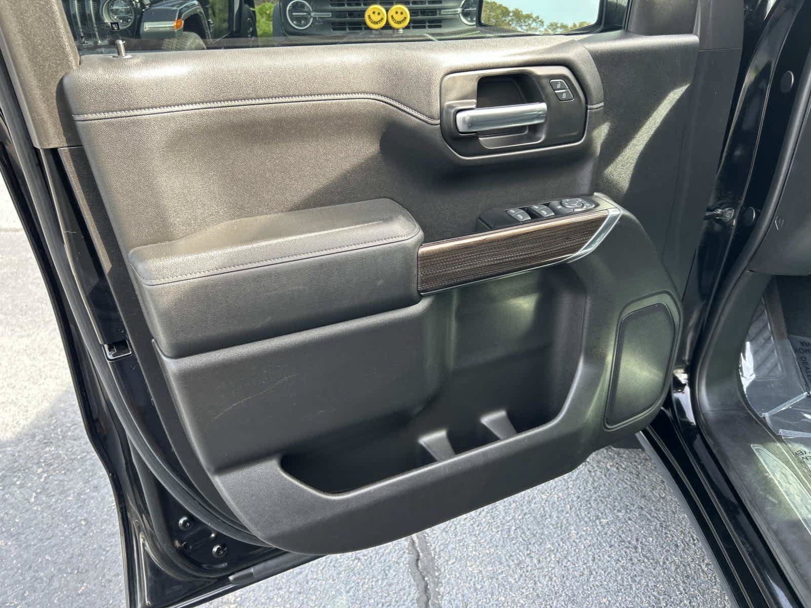 Used 2019 Chevrolet Silverado 1500 RST w/ Z71 Off-Road Package AWD/4WD image 13