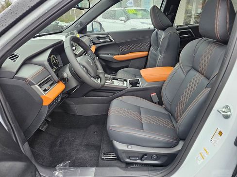 New 2025 Mitsubishi Outlander SEL image 15