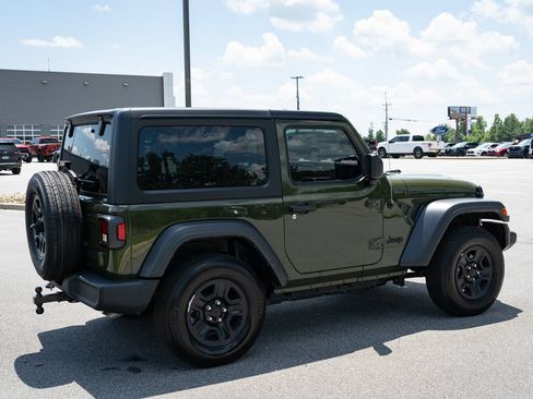 Used 2023 Jeep Wrangler Sport AWD/4WD image 10