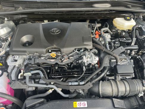 Used 2025 Toyota Camry SE image 25