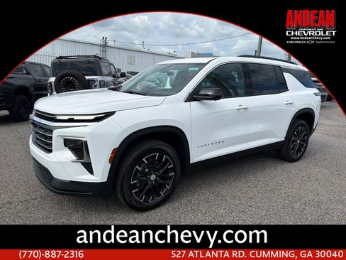 New 2026 Chevrolet Traverse LT w/ Sun and Wheel Package FWD image 1
