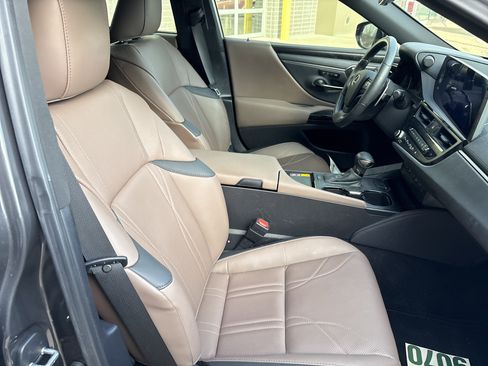 Certified 2024 Lexus ES 350 Ultra Luxury image 33