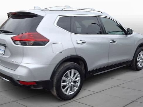 Used 2020 Nissan Rogue SV image 8
