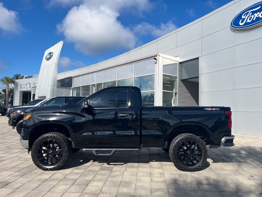 Used 2024 Chevrolet Silverado 1500 W/T w/ WT Value Package AWD/4WD image 3