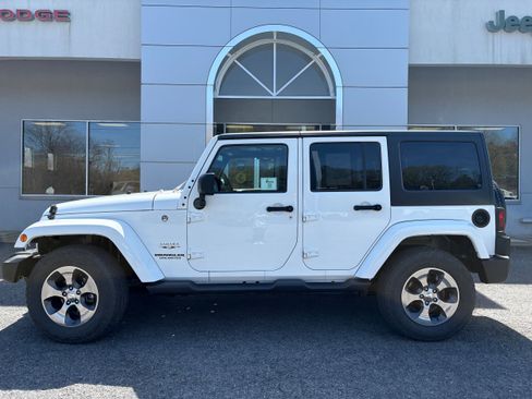 Certified 2017 Jeep Wrangler Unlimited Sahara w/ Connectivity Group image 2