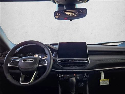 New 2026 Jeep Compass Latitude image 15