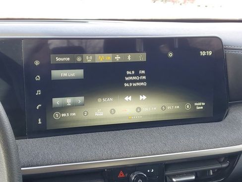 Certified 2025 Nissan Kicks SV image 13